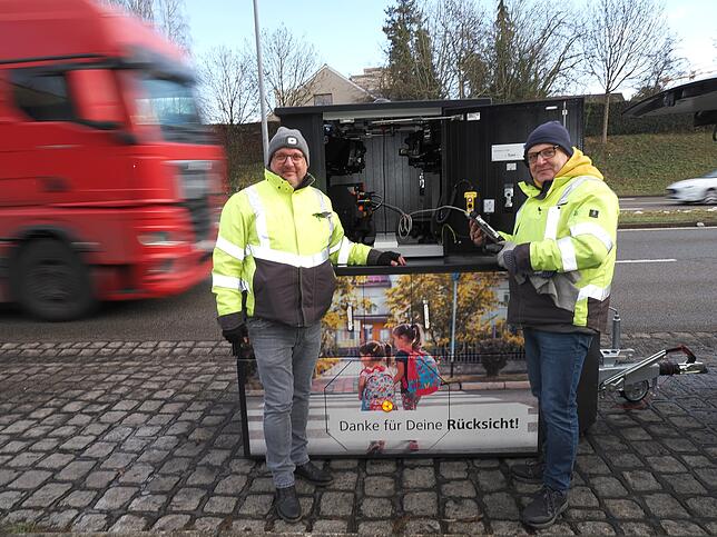 Stellen, die sich auch finanziell lohnen: Die Blitzer in Konstanz spielen mehr Geld ein, als das Personal für ihren Betrieb und für die ...