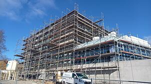 Mitte Januar 2025 geht der Realschul-Neubau in Donaueschingen voran. Im Mittelpunkt steht der Innenausbau.