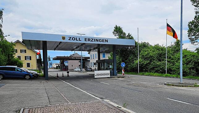 Alles ruhig am deutsch-schweizerischen Grenzübergang in Klettgau Erzingen gegen 15.45 Uhr am 8. Mai 2025.