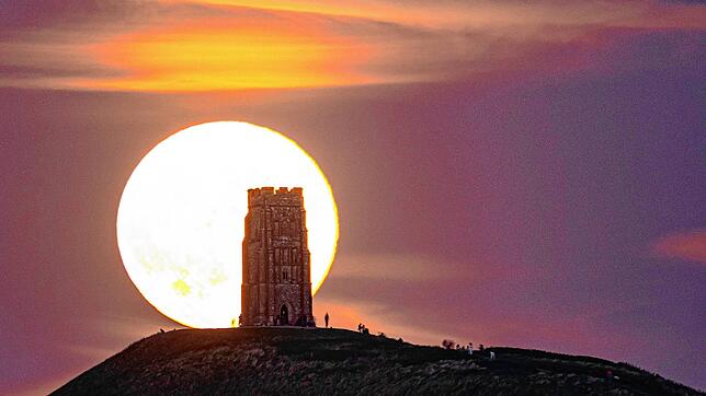 Bild : Doppeltes Event am Himmel diese Woche: Supermond und Komet am Abendhimmel