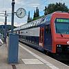 Der SBB-Zug der Linie S9 von Schaffhausen nach Uster fährt aus dem Bahnhof Jestetten. (Symbolbild)