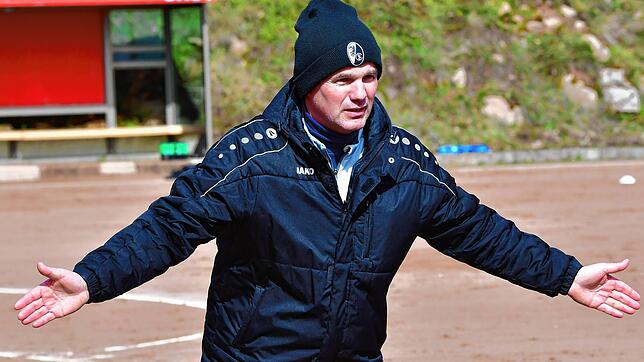 Rückzug: Nach dem enttäuschenden Auftritt des SV Rheintal beim SV Stühlingen, der mit einer 1:4-Niederlage endete, stellte Trainer Roger ...