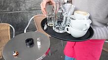 In Branchen wie Gastronomie, Reinigung und Lagerarbeit verdienen viele Vollzeitkräfte nur den gesetzlichen Mindestlohn. Wie hoch ist ...
