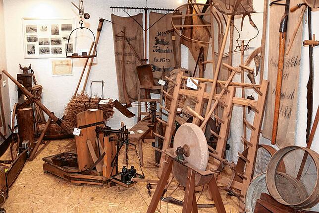 Im Schopf, dem neuen Ausstellungsraum der Heimatstube Mönchweiler, werden jetzt viele Exponate aus dem Bereich der Landwirtschaft gezeigt.