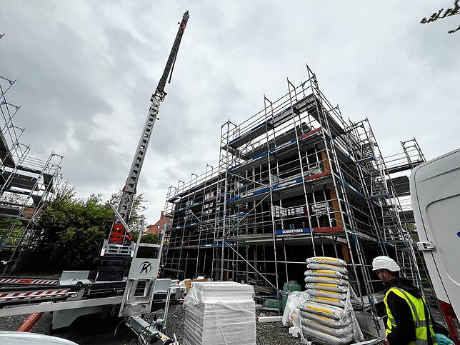 Auf der Baustelle im Sierenmoos entstehen fünf Wohngebäude für Mitarbeiter der Spitalstiftung Konstanz und für Klinikmitarbeiter des ...