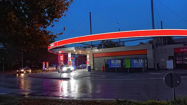 Die Esso-Tankstelle in Singen wenige Tage nach dem Vorfall, von dem ein Video online kursiert.