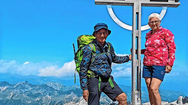 Reinhard und Sieglinde Kaltenbach auf dem Bockkarkopf. Bild: Reinhard Kaltenbach