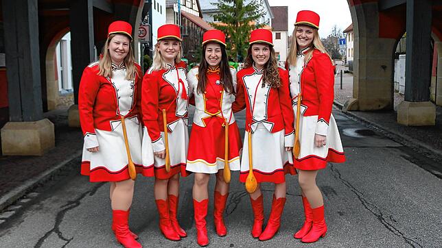 Die weibliche Narrenpolzei gehört zur Löffinger Fasnet schon seit 1936 mit dazu. Heute führen Lea Hansen (von links), Fabienne ...