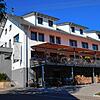 Das Gasthaus &bdquo;Burg&ldquo; in Aasen ist weithin bekannt. Über Generationen wurden hier Landwirtschaft und Gastronomie von der ...