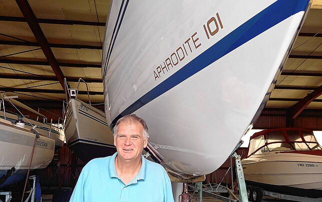 Antonius Ott stammt aus einer alten Seglerfamilie und ist selbst mehrfacher Regattameister auf der Aphrodite 101 am Bodensee. 1985 ...