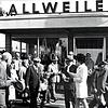 Großer Andrang beim Tag der offenen Tür der Firma Allweiler im September 1970. Fast 3000 Besucher strömen auf das Firmengelände im ...