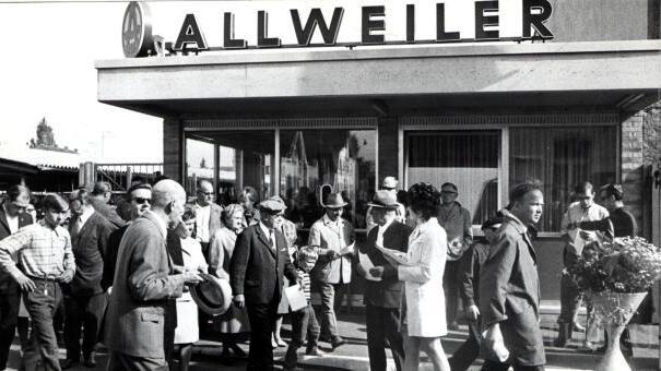 Großer Andrang beim Tag der offenen Tür der Firma Allweiler im September 1970. Fast 3000 Besucher strömen auf das Firmengelände im ...