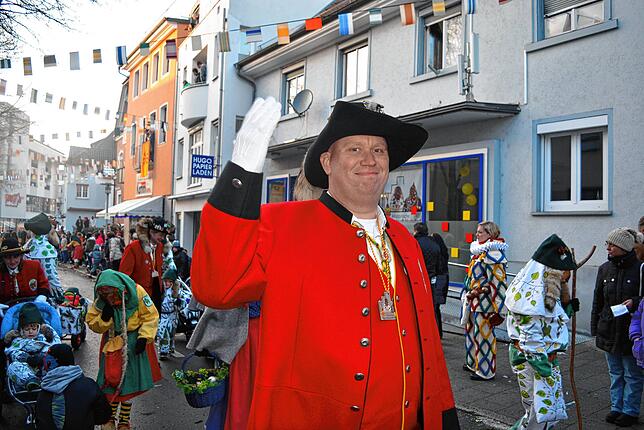 Daniel Kurz ist seit vielen Jahren Zunftmeister des Narren- und Brauchtumsverein Hepbach, hier ein Bild vom Umzug in Markdorf im Jahr 2019.