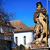 Die Figur des Pest-Heiligen Rochus auf der Waldshuter Seltenbach-Brücke sollte vor der Pest schützen.