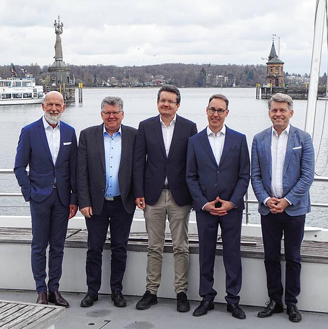 Die BSB-Geschäftsführer Norbert Reuter und Frank Weber, VLB-Eigentümer Alexandro Rupp, SBS-Chef Benno Gmür und URh-Geschäftsführer Remo ...