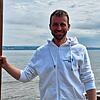 Jonas Dickmann ist als neuer Mitarbeiter der Bäderbetriebe für die Sicherheit der Badegäste am Strandbad Horn verantwortlich. Dazu ...