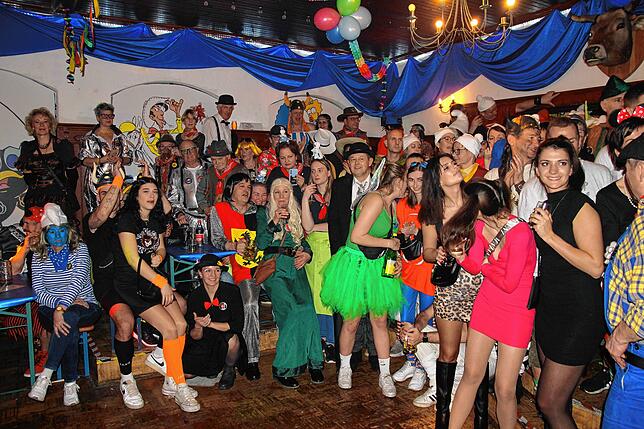Bild 18: Rieswelleball 2025: Eindrücke vom stimmungsvollen Fasnetauftakt im Bregtälersaal