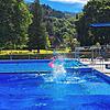 Ab ins Wasser: Jetzt darf wieder im Wehrer Freibad gespritzt und gesprungen werden.