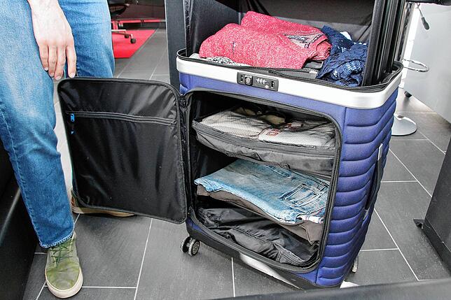 Reise-Koffer von Pull Up Case: Alles fix verstaut und aufgeräumt.