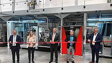 Konzern-CEO Martin Tschumi (von links), Bürgermeisterin Marina Jung, Verwaltungsratspräsident Martial Pasquier, Landrat Stefan Bär und ...