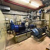 Die Pumpen befördern das Wasser von der Talstation hoch auf den Berg.