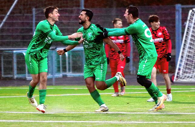 Bild 2: Der TSV Aach-Linz gewinnt sein letztes Spiel des Jahres mit 3:1. Wir haben die besten Bilder!