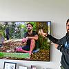&bdquo;Das bin ja ich&ldquo;. Gunnar Fichter neben einem TV-Bild aus der Garten-Doku-Reihe. Die neuen Folgen laufen ab Sonntag.