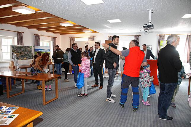 Bild 11: Tag der offenen Tür in Hohenfels zum 50. Jubiläum der Gemeinde – exklusive Bilder!