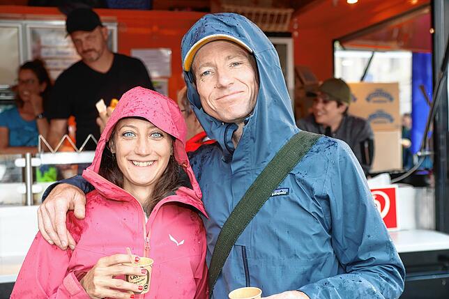 Bild 23: Gute Stimmung bei Regen auf dem Hohentwielfestival