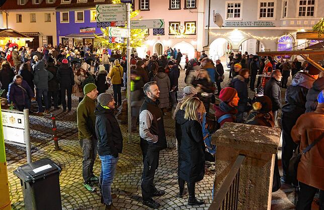 Bild 17: Stimmungsvoller Auftakt des Donaueschinger Adventsmarktes