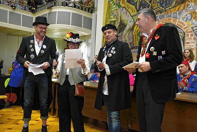 Bild 29: Alle Bilder zum Schmotzigen Dunschtig: Narren übernehmen das Singener Rathaus