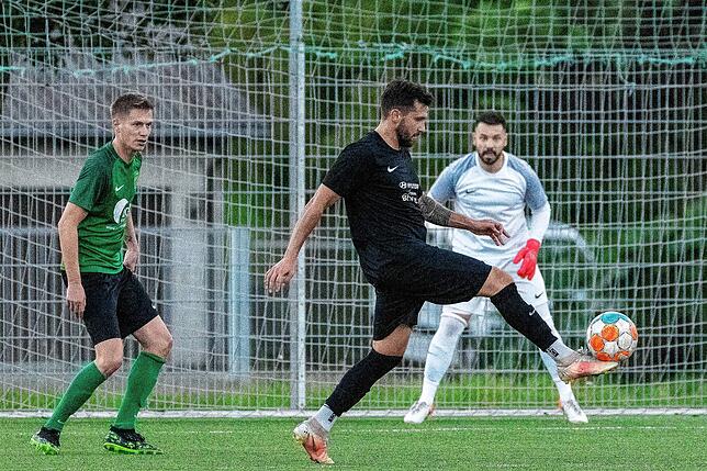 Bild 7: SV Herten rettet sich zum 2:2 gegen die SG FC Wehr/Brennet &ndash; und wir haben Bilder!