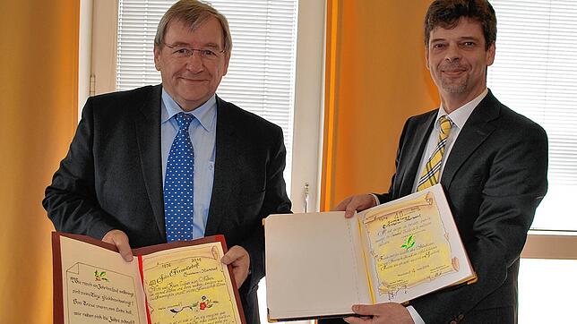 2014 wurde das 40-jährige Bestehen der Städtepartnerschaft zwischen Ensisheim und Markdorf gefeiert, hier im Bild die Bürgermeister ...