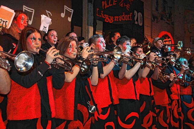 Die Guggenmusik Pille Palle stammt aus der Gemeinde Hohenfels und den umliegenden Ortschaften. Mit „Cordula Grün“, ...