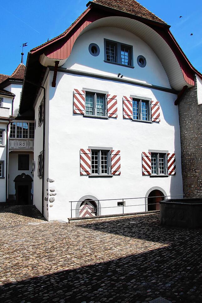 Bild 15: Schloss Wildenstein steht für 22,5 Millionen Franken zum Verkauf: So sieht es in dem Anwesen aus