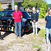 Reiner Hegar (Zweiter von links) hat es mit seiner Spende möglich gemacht, dass die Bad Säckinger Carsharing-Flotte um ein Fahrzeug und ...