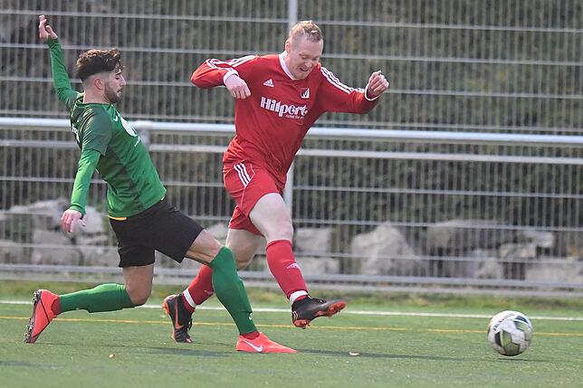 Bild 2: SV Herten fegt den FC RW Weilheim mit 6:0 vom Platz &ndash; und wir haben Bilder!