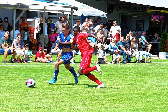Bild 17: Nachwuchs des SC Freiburg verliert Testspiel in Jestetten &ndash; und wir haben Bilder!