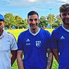 Wechsel: Der Murger Trainer Giuseppe Stabile (links) und Spielertrainer Alija Kapidzija (rechts) freuen sich, dass sich Francesco ...