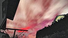 Gegen 2.15 Uhr ließ die Strahlkraft bereits wieder etwas nach. Noch immer ist der rote Himmel in den Wolkenlücken aber gut zu erkennen.