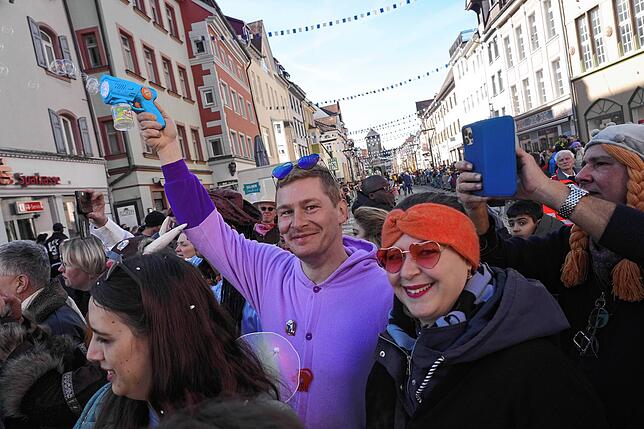 Bild 17: Warum der Fasnet-Umzug in Villingen jedes Jahr Groß und Klein fasziniert – Entdecke die Highlights!