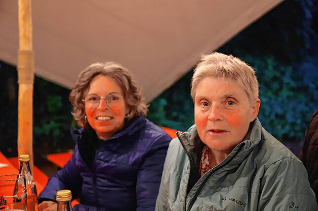Bild 4: Gute Stimmung trotz schlechtem Wetter auf dem Ostracher Eichbühlfest