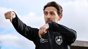 Rustam Mamedow, Trainer des SV Geisingen, nimmt aus dem letzten Heimspiel in der Landesliga einen Punkt mit, obwohl es bis zur 83. ...