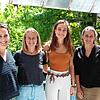 Dokumentarfilmerin Teresa Renn (von links), die beiden Studentinnen Amanda Reinker, Shima Sardarabady und Ethnologin und Uni-Dozentin ...