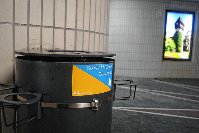 Mit Aufklebern versehen startete die Pfandringe-Aktion in Waldshut Anfang 2020, hier in der Bahnhofsunterführung.