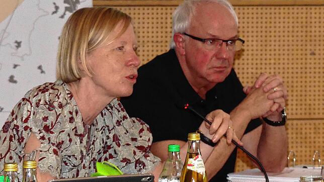 Landrätin Stefanie Bürkle und Projektmanager Thomas Blum informierten bei einem informellen Scopingtermin über den Verfahrensablauf zum ...