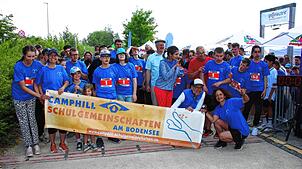 Premiere für einen Inklusionslauf beim „Volksbank Überlingen Run“ am Wochenende. Vorn rechts Dany Samara-Roos und Markus Dufner. Foto: ...