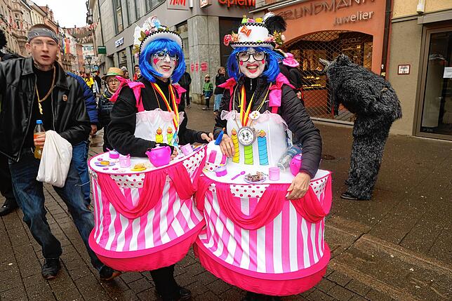 Bild 10: Fasnacht 2025 in Konstanz: Diese Bilder zeigen das bunte Narrentreiben auf der Marktstätte!