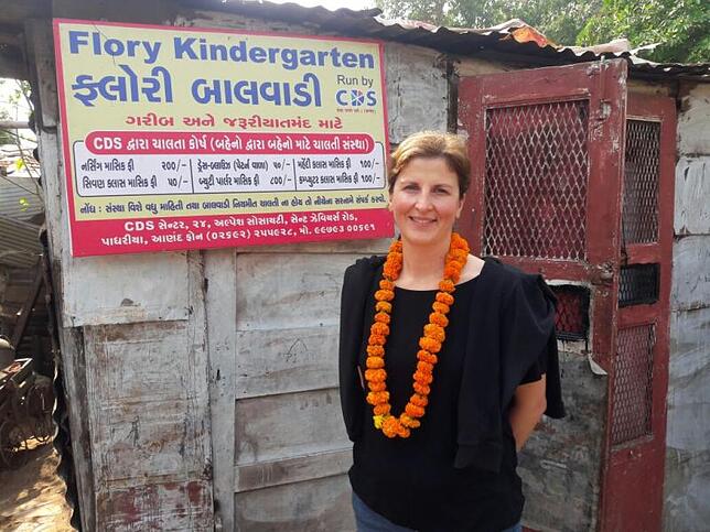 Katharina Hinnenberger bei ihrem Besuch in der indischen Stadt Anand.