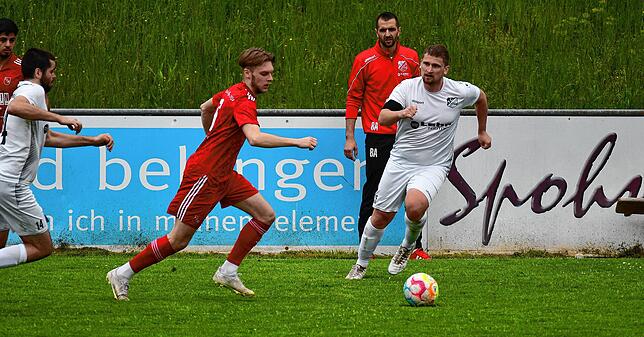 Bild 3: VfR Bad Bellingen besiegt den FC Schönau mit 3:1 &ndash; und wir haben Bilder!